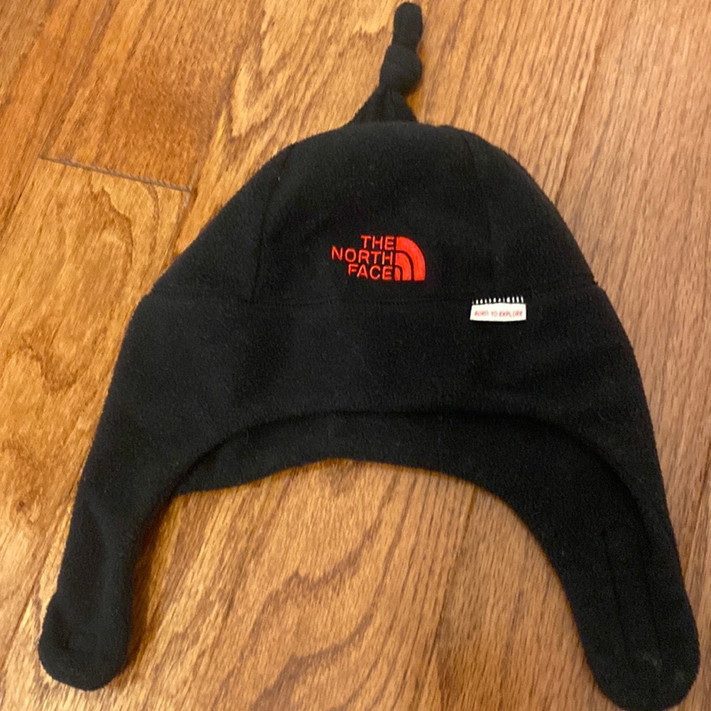 North Face toddler black hat size 6-24 months